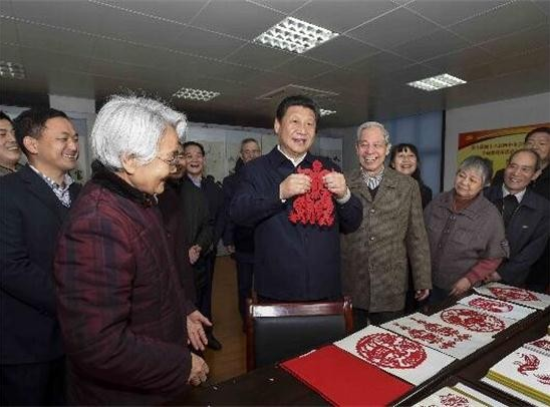 习近平总书记在西安雁塔某社区考察中医馆